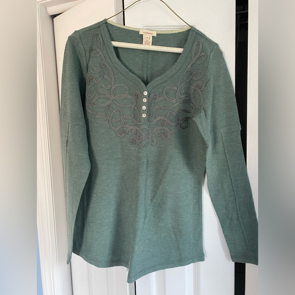 Sundance Thermal/Waffle Shirt; Women’s Size Medium; Heather Green